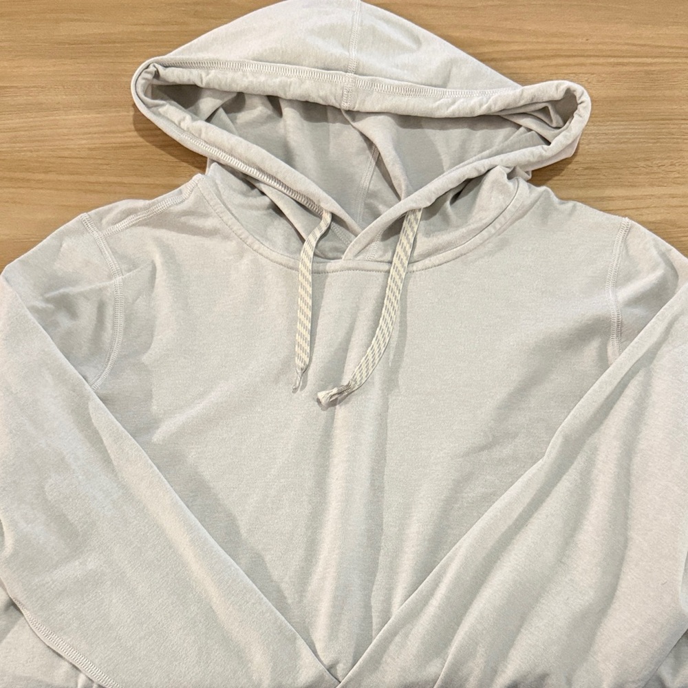 Vuori women’s cream Hoodie